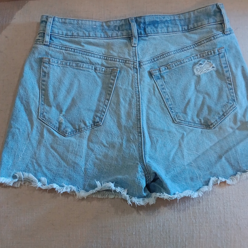Shorts - Picture 2 of 2